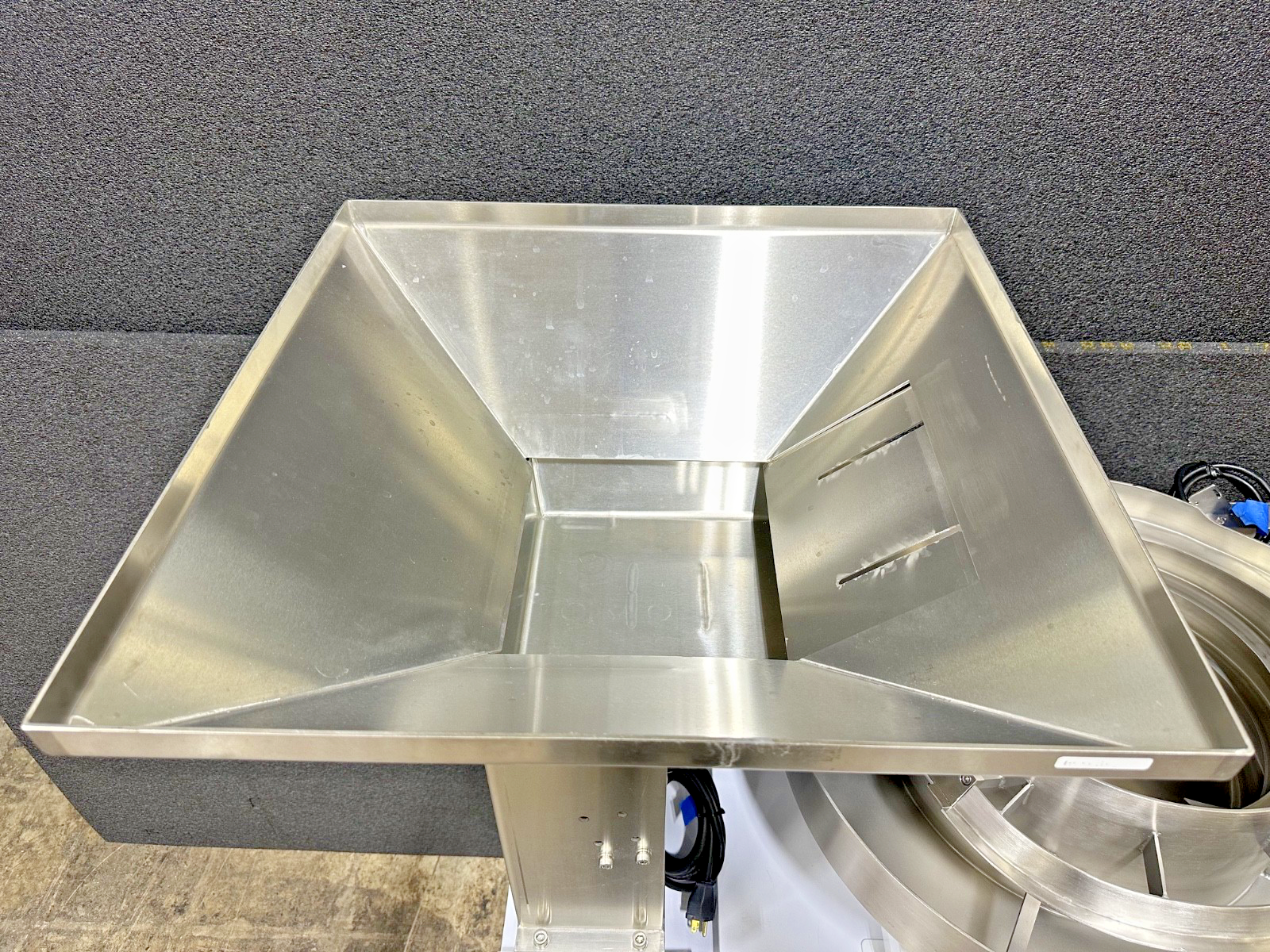 Automation Feed Systems Vibratory Bowl Feeder w/ Rodix Controllers2
