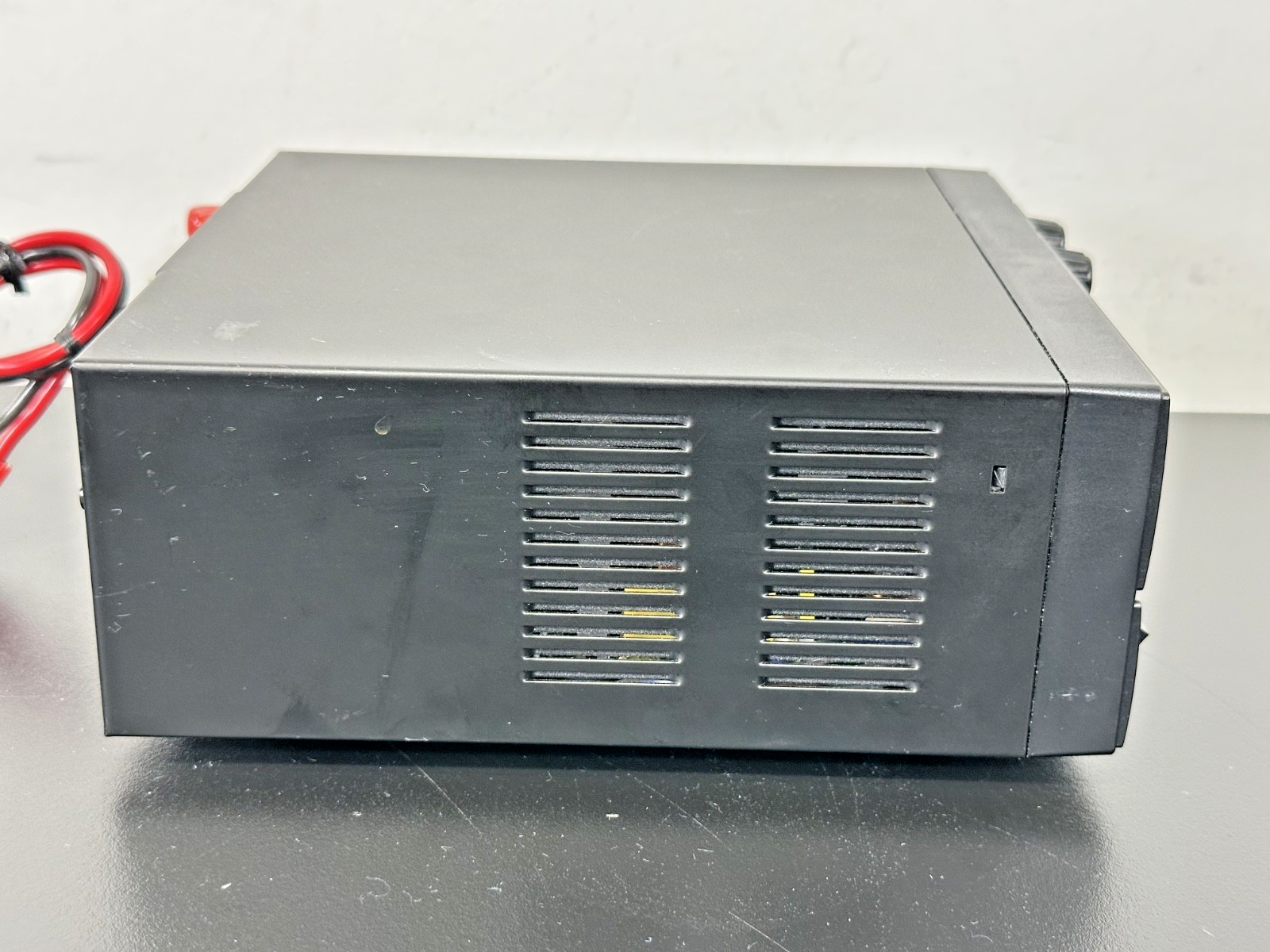 B&K Precision 1688B Switching DC Power Supply 1 18V 0 20A 360W Working4
