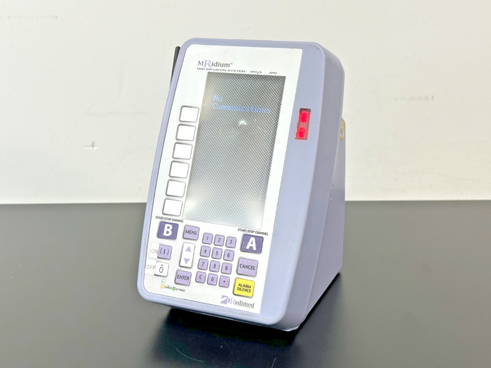IRADIMED MRidium 3865 Wireless Remote Display Charger Powers On