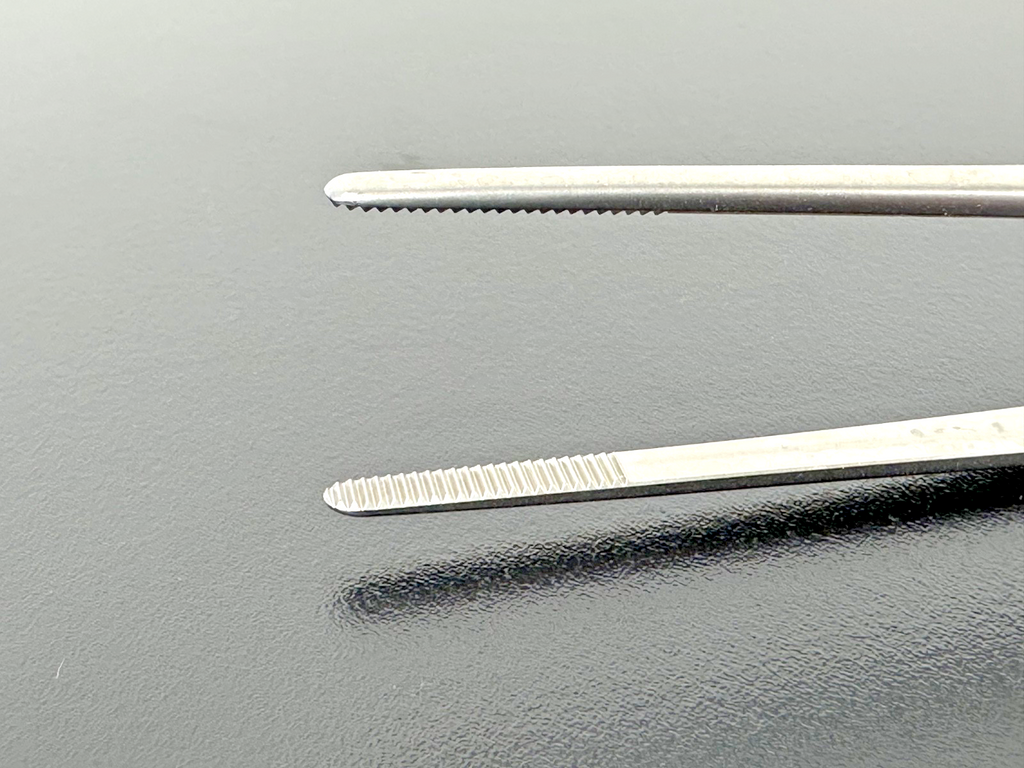 Aesculap BD051R Straight Dressing Forceps Tweezers 7 7/8" Serrated Stainless1