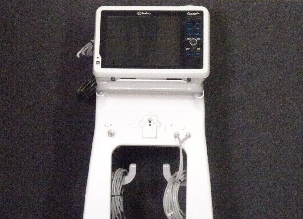 INVIVO Expression 453564099871 Patient Monitor wIth Rolling Stand2