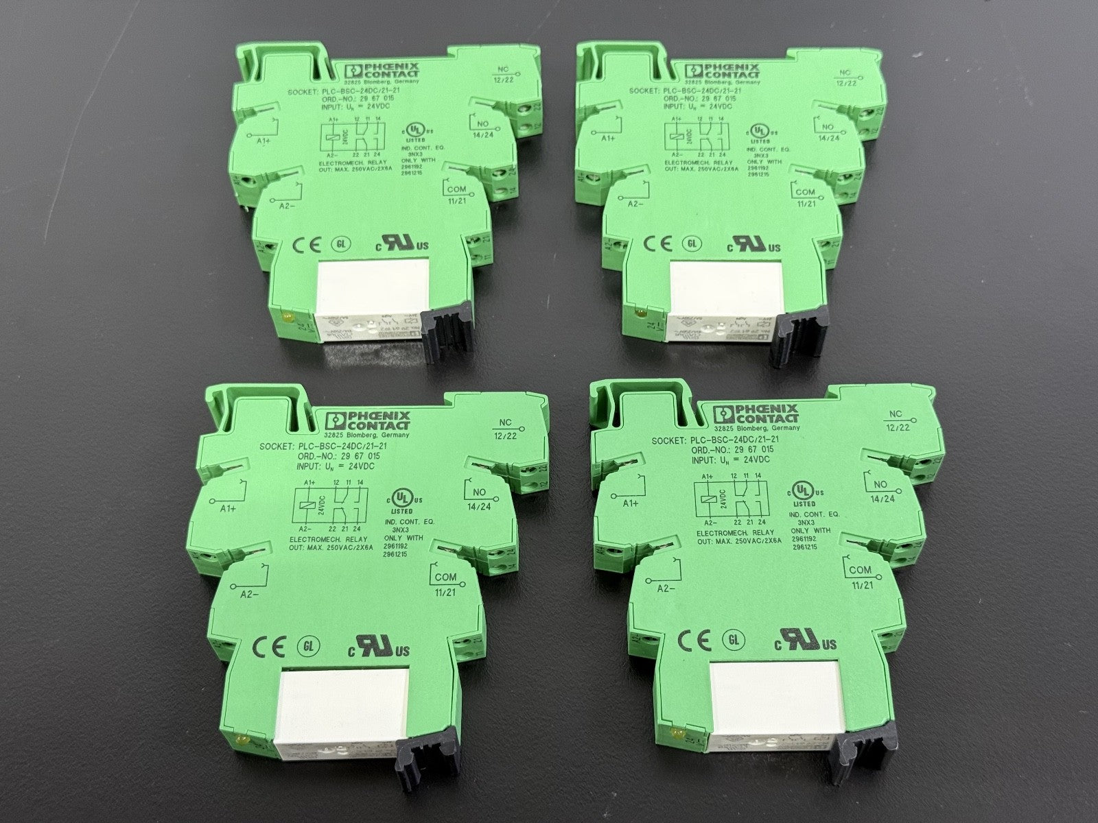 Pheonix Contact Socket PLC BSC 24DC/21 21 (LOT OF 4)0