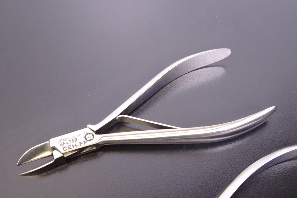 x2) AESCULAP HF478R Nail Forceps1