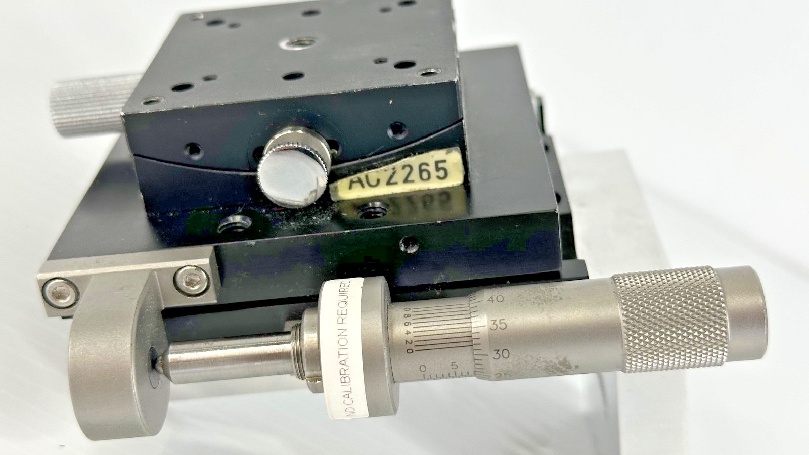 Newport M 426 Linear Stage w/ Manual ±20° Tilt Stage & Micrometer4