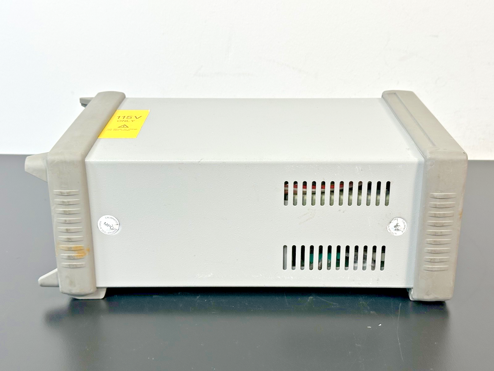 Agilent E3632A 120W Programmable DC Power Supply 15V 7A 30V 4A Working2