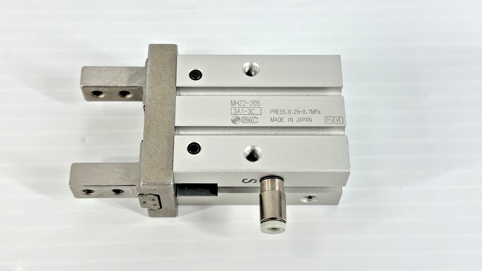 SMC MHZ2 20S Single Acting Parallel Pneumatic Air Gripper w/ Fingers0