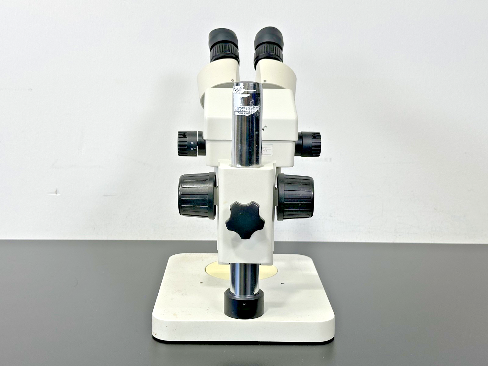 RaxVision Binocular Stereo Zoom Microscope with Adjustable Stand & Base2