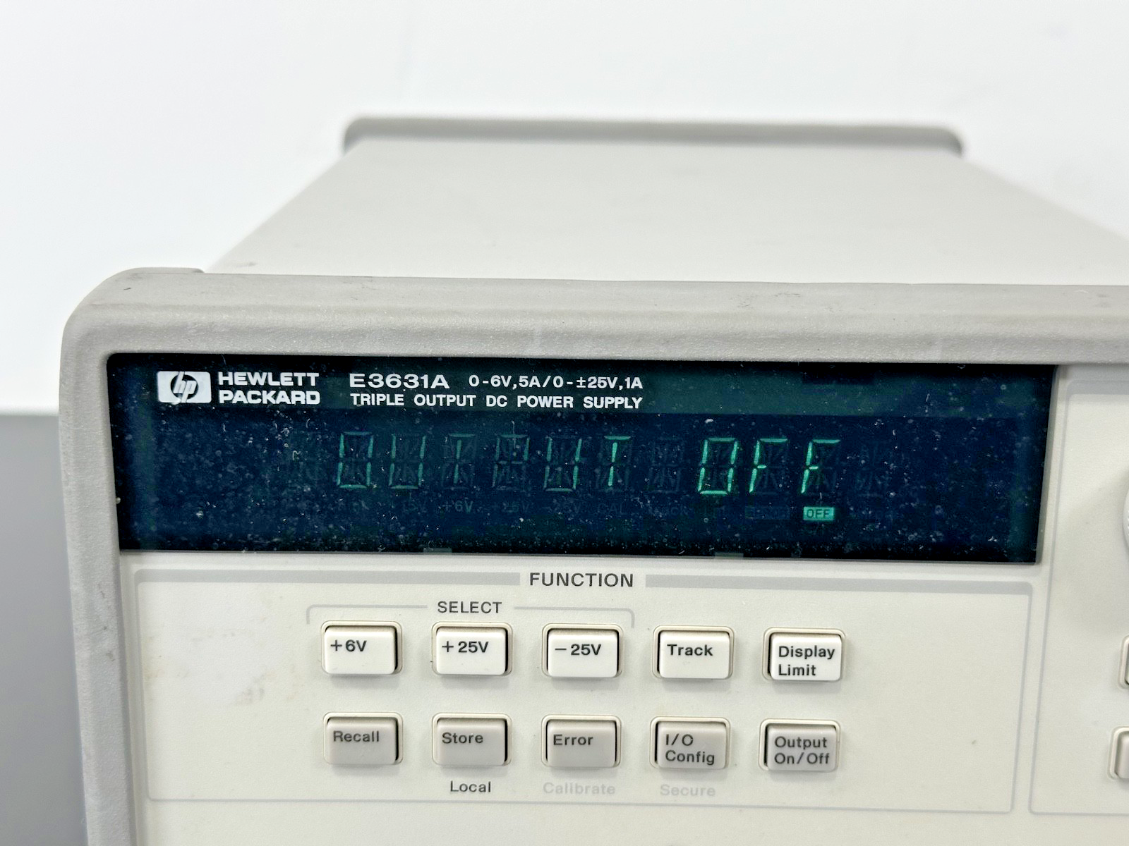 HP E3631A Triple Output DC Power Supply 0 6V 5A ±25V 1A Powers On Working1