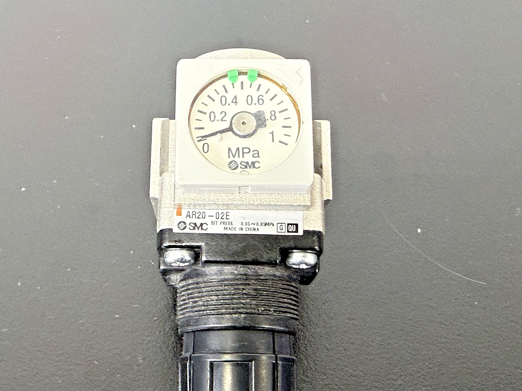 SMC AR20 02E Pneumatic Air Pressure Regulator w/ Gauge 0.05 0.85MPa1