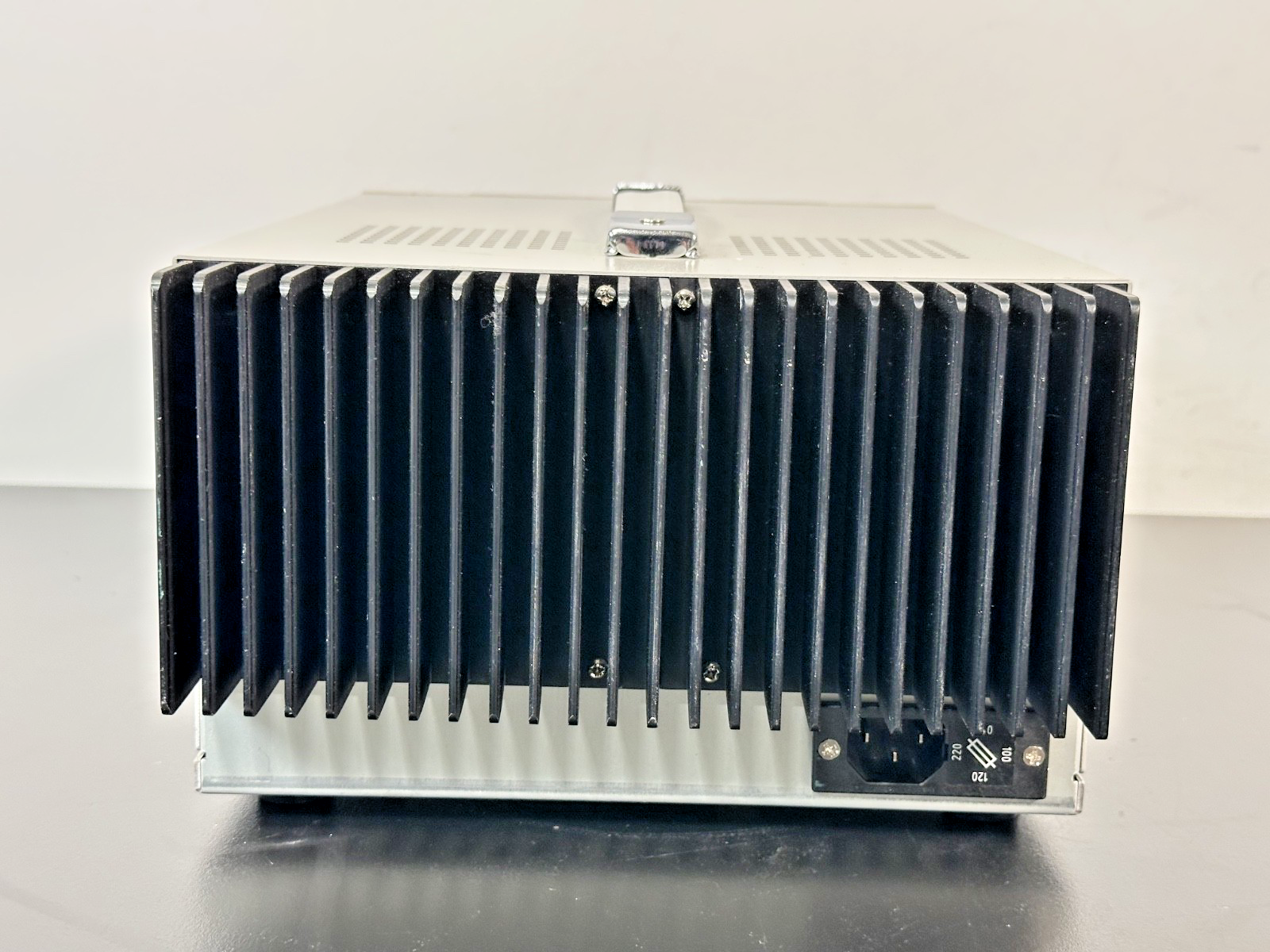 Topward 3306D 30V 6A Adjustable DC Power Supply  Working1