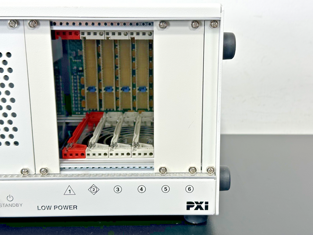 National Instruments NI PXI 1036 6 Slot 3U PXI Chassis Low Power Powers On1