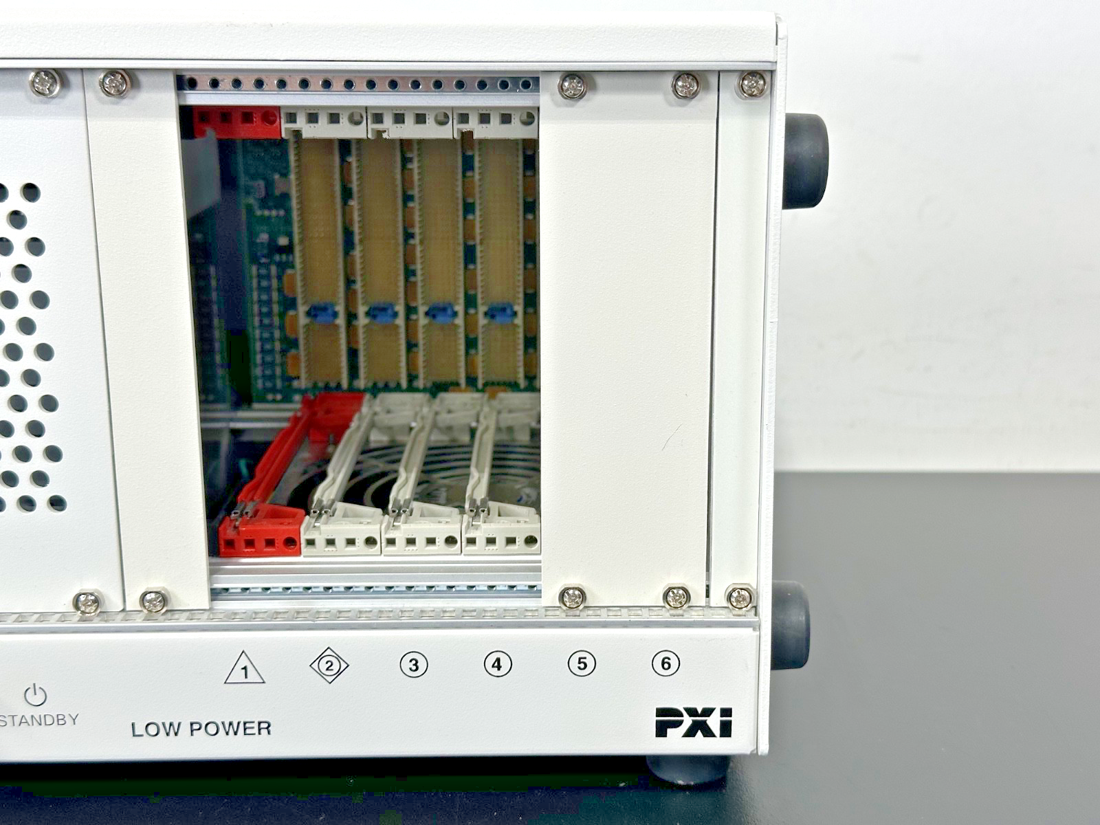 National Instruments NI PXI 1036 6 Slot 3U PXI Chassis Low Power Powers On1