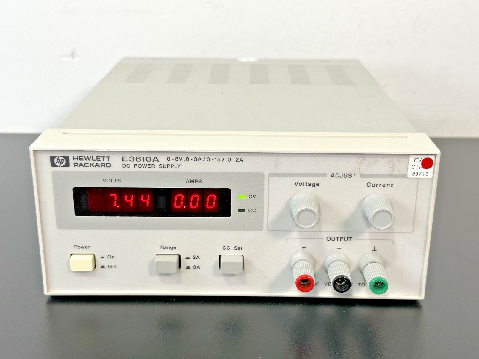 HP E3610A 0 8V 3A / 0 15V 2A DC Power Supply Powers On0