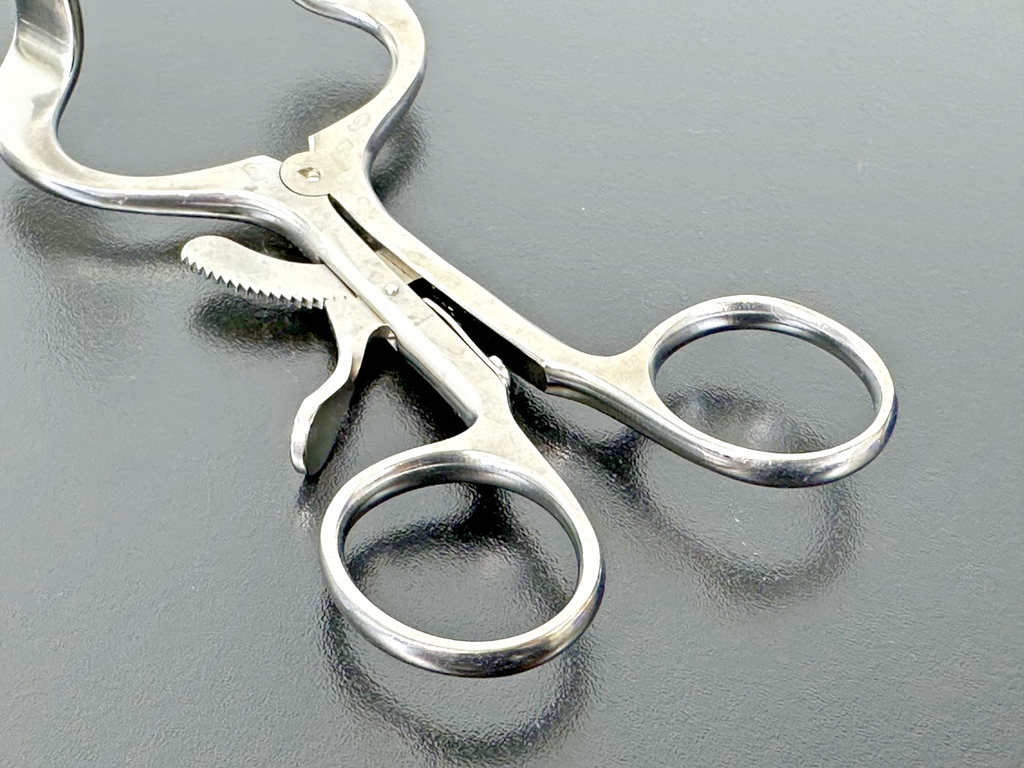 Hu Friedy MGC Molt Child Adjustable Retractor German Stainless Instrument2