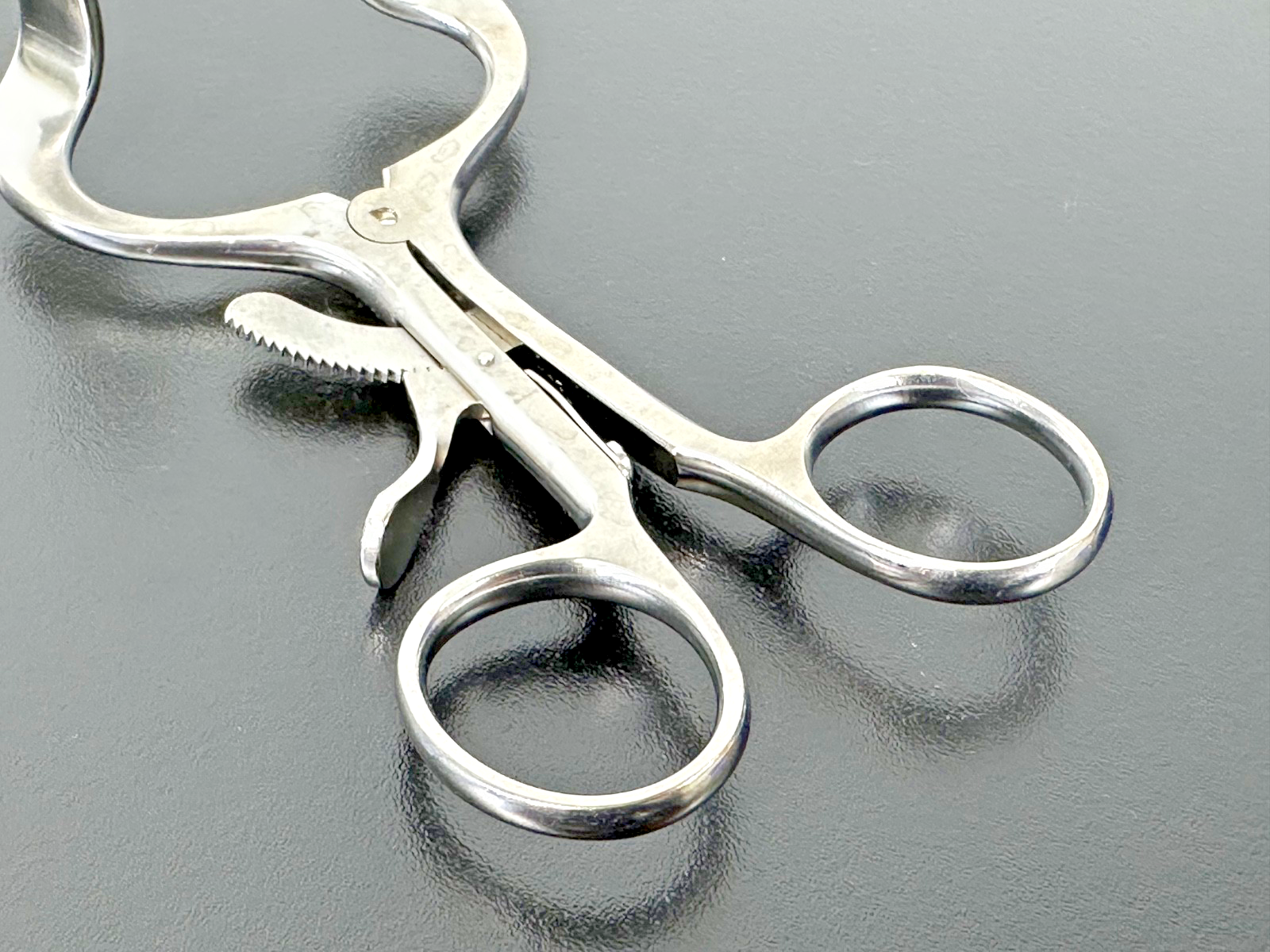 Hu Friedy MGC Molt Child Adjustable Retractor German Stainless Instrument2