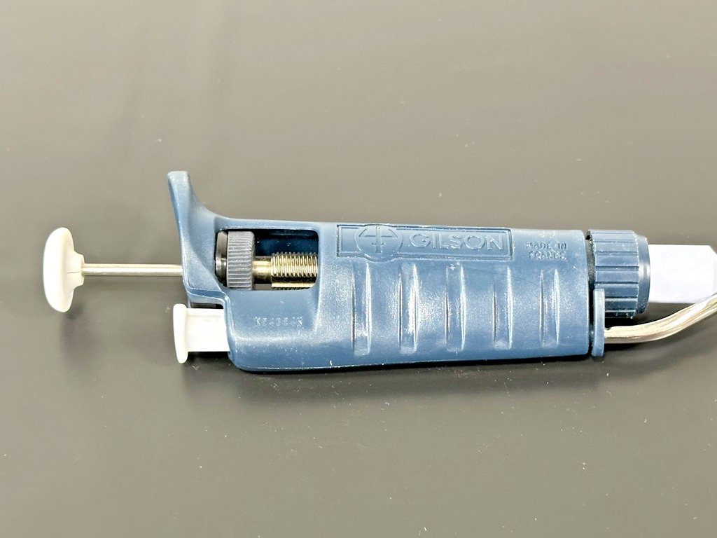 Gilson P10 Adjustable Micropipette 1 10µL Single Channel Pipettor2