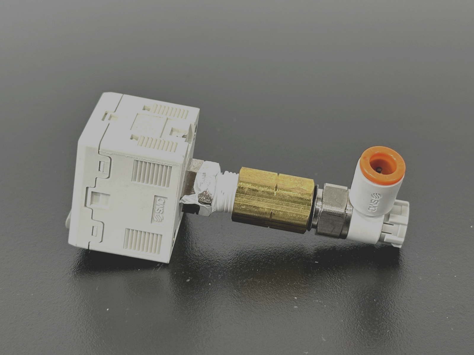 SMC ZSE30A N01 P Digital Pressure Switch Sensor w/ Pneumatic Fitting1