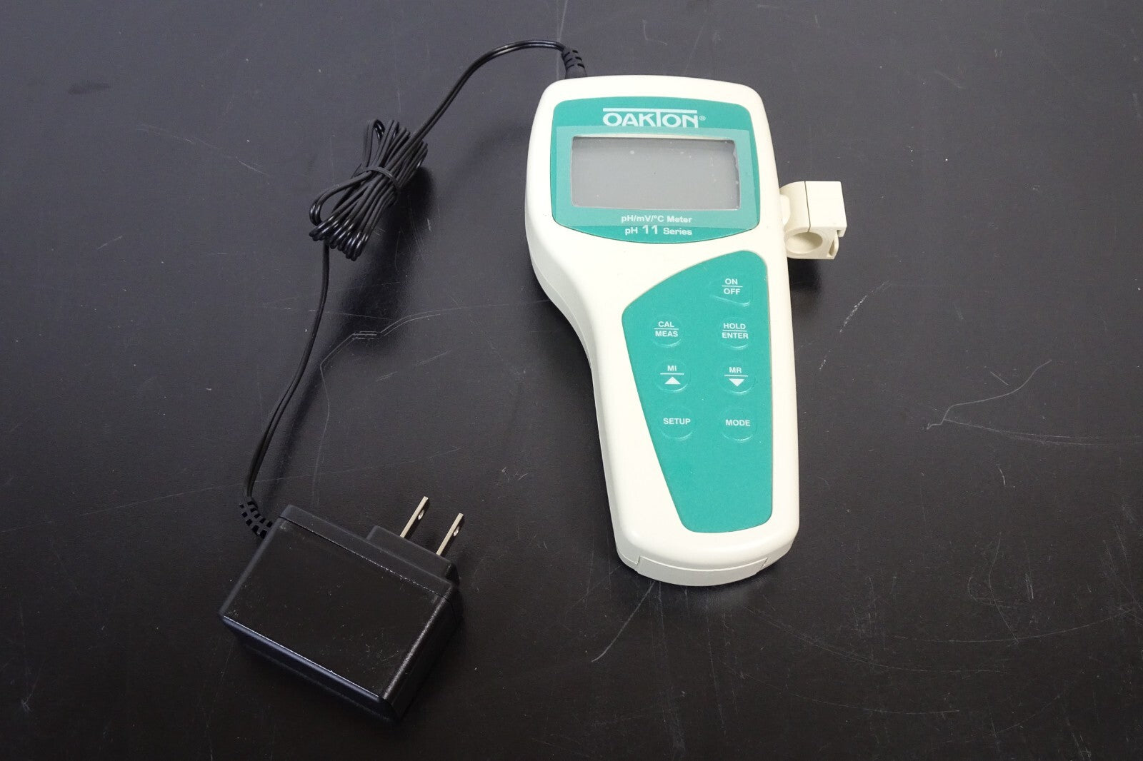 Oakton pH 11 Portable pH/mV Meter0