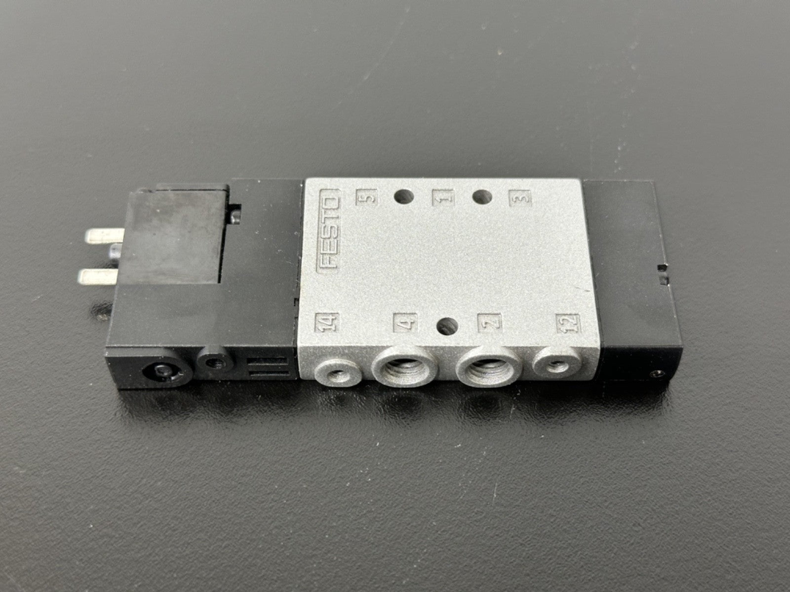 Festo CPE10 M1BH 5LS M7 196928 Solenoid Pneumatic Valve 24VDC2