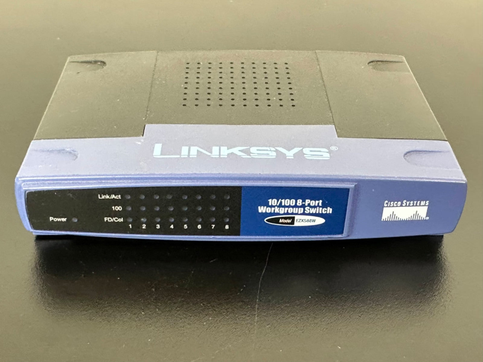Linksys EZXS88W 8 Port 10/100 Workgroup Switch Cisco Ethernet Network Hub0