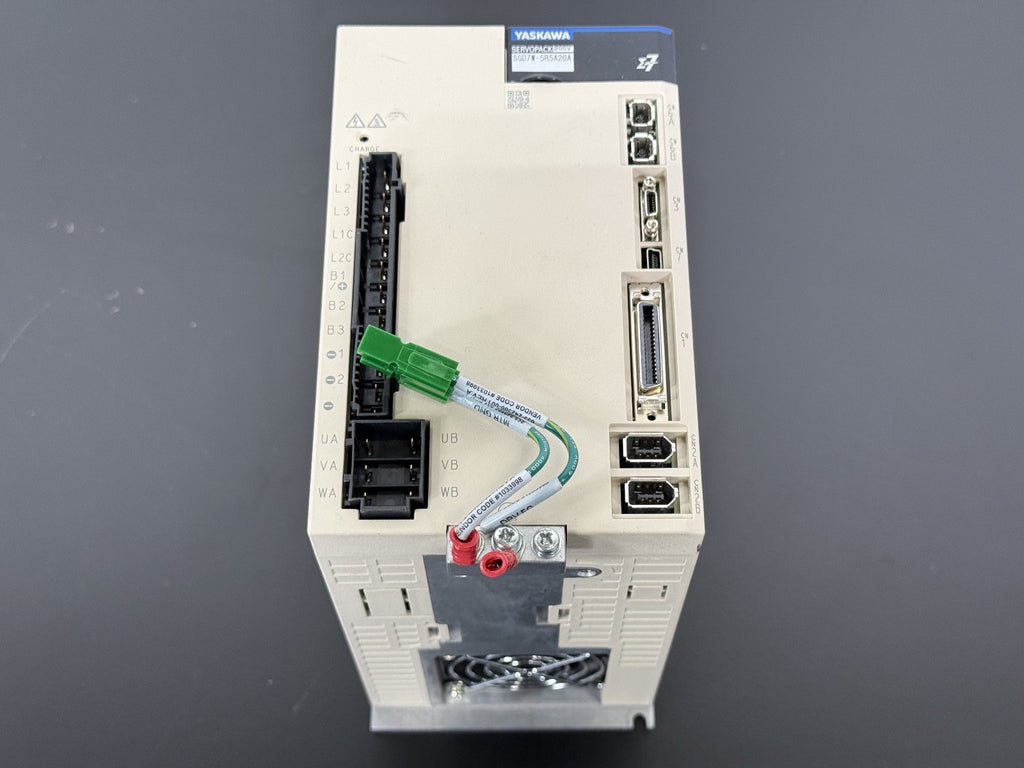 YASKAWA SGD7W 5R5A20A Servo Drive0