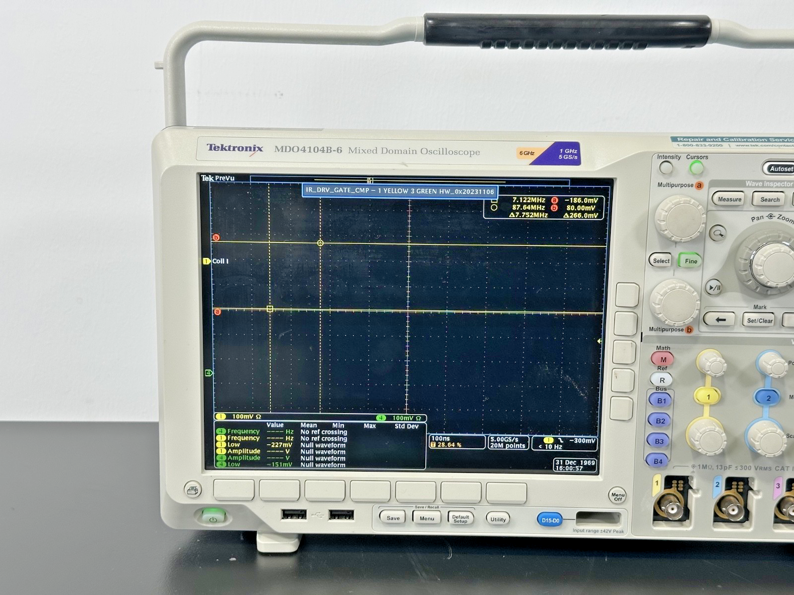 Tektronix MDO4104B 6 Mixed Domain Oscilloscope 1GHz 5GS/s 6GHz Spectrum Working2