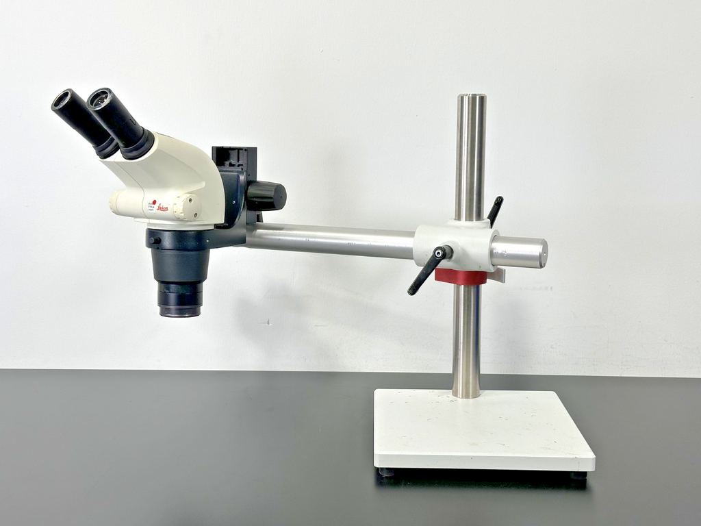 Leica S4E Stereo Zoom Microscope 0.63X Lens 10X Eyepieces Boom Stand Untested0