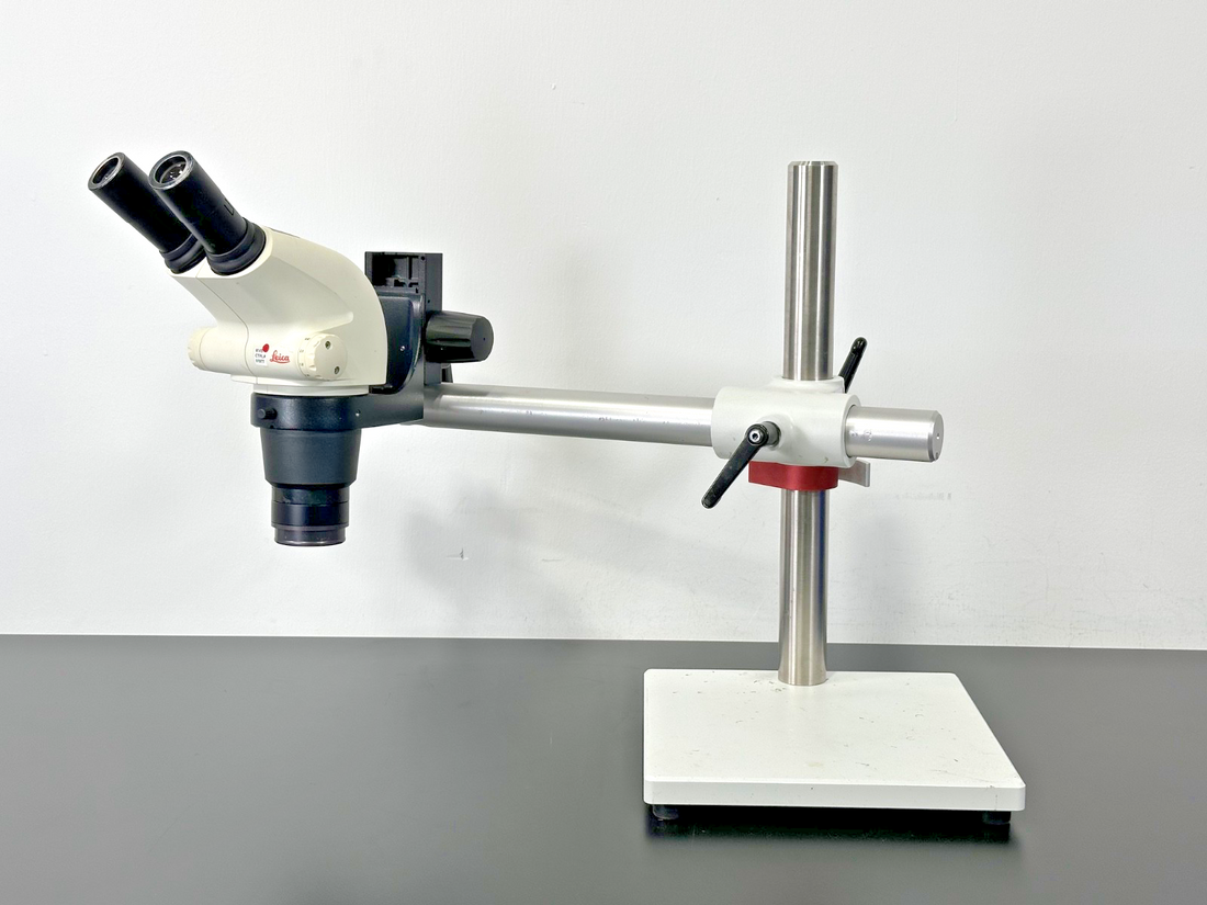 Leica S4E Stereo Zoom Microscope 0.63X Lens 10X Eyepieces Boom Stand Untested0