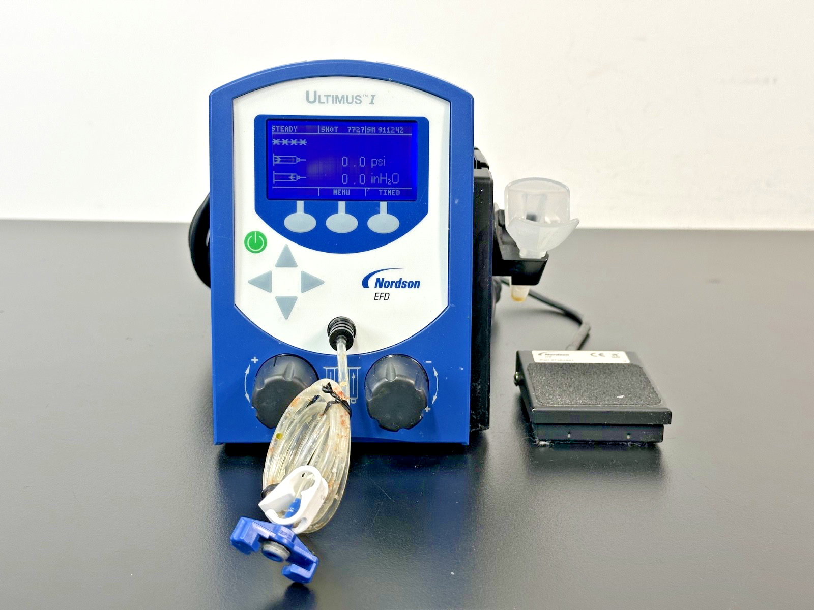 Nordson EFD Ultimus I Fluid Dispenser with Foot Pedal & Accessories Working0