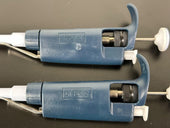 Lot of 2 Rainin Classic PR 20 Adjustable Pipettes Pipettors 2 20uL Used3