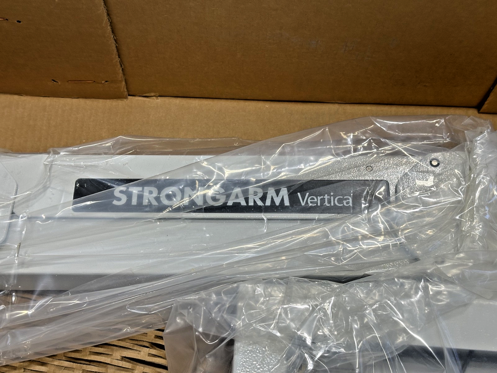 StrongArm Vertical Medical Workstation Touchscreen Cart Monitor System2