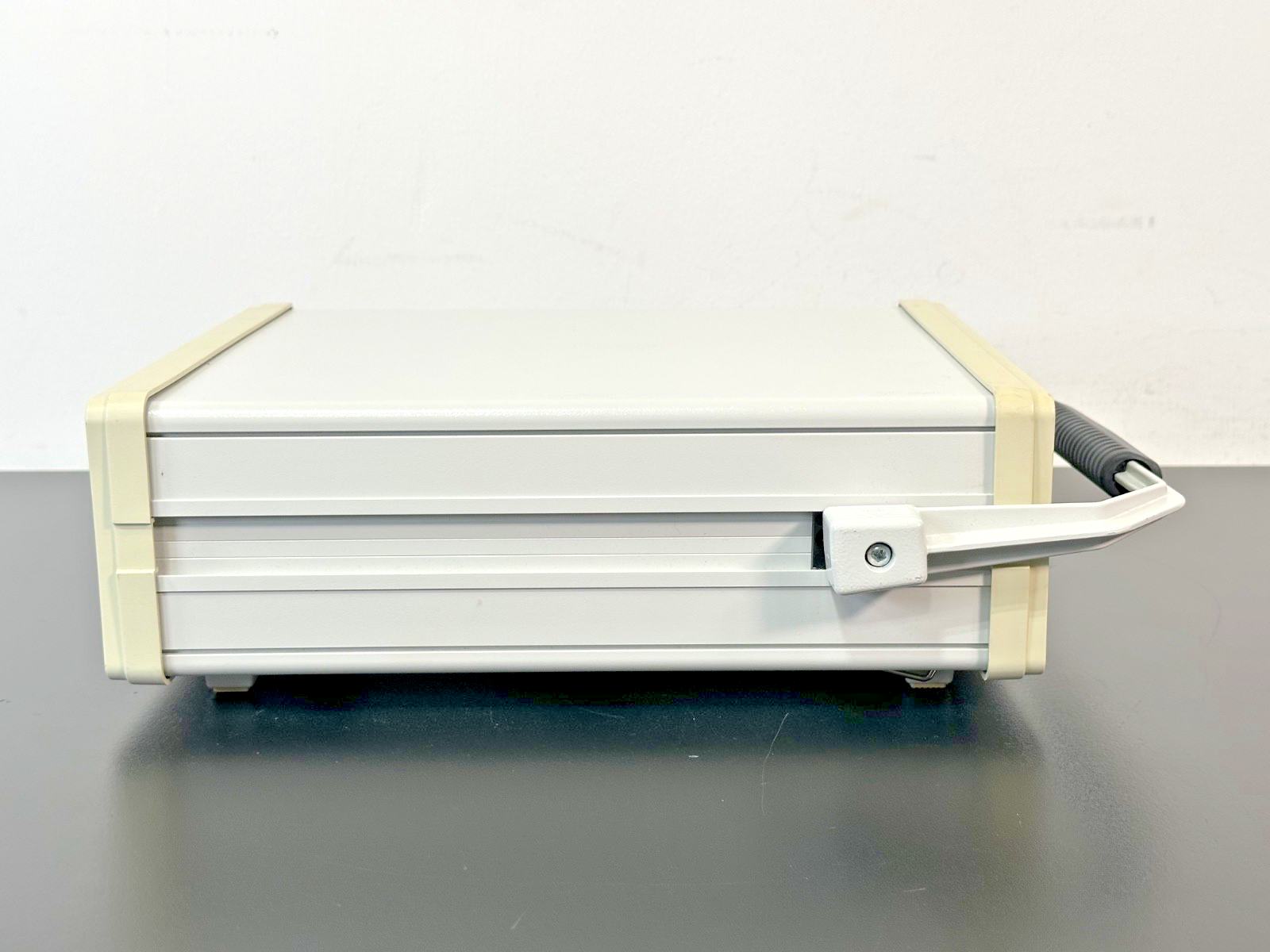 F.W. Bell 6010 Gauss/Teslameter Magnetic Field Meter4