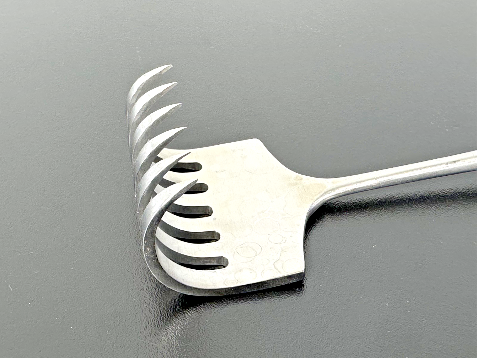 Aesculap MG067R Krasky Retractor 11" 6 Sharp Prongs German Stainless2