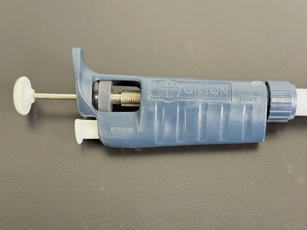 Gilson Pipetman P100 Single Channel Pipette 10 100 uL1