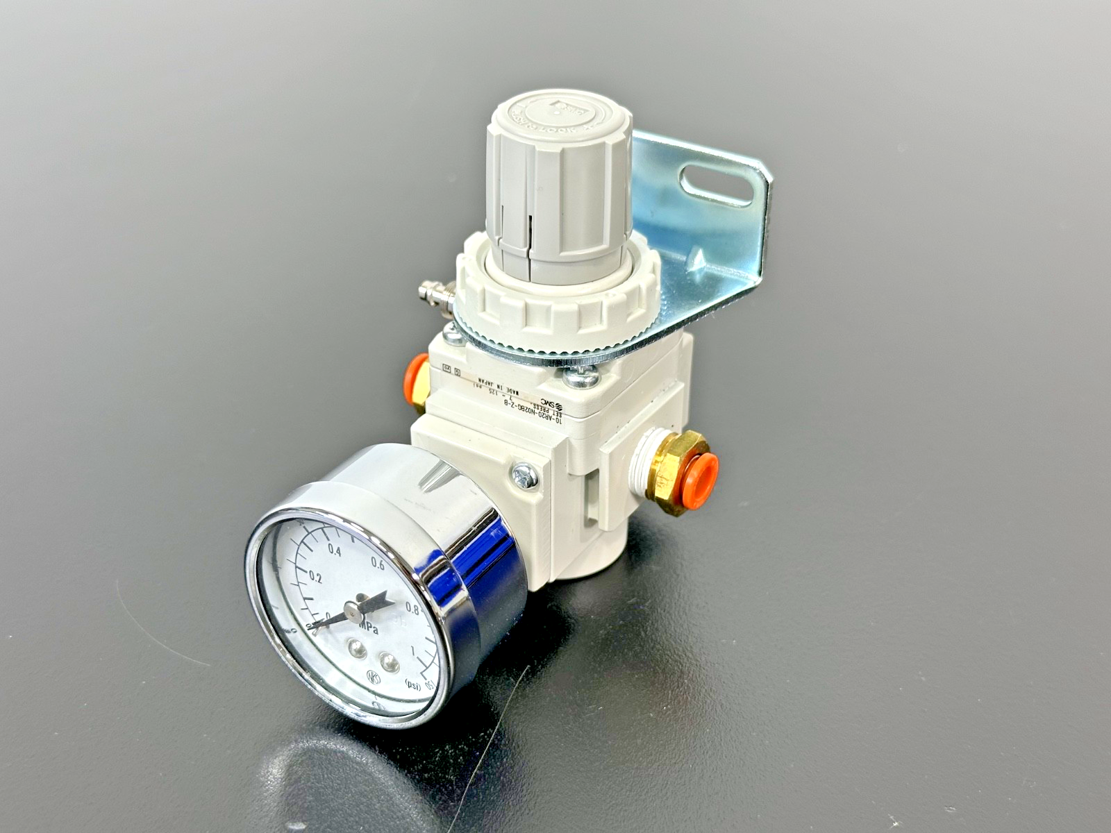 SMC 10 AR20 N02BG Z B Pneumatic Air Pressure Regulator w/ Gauge Used Untested2