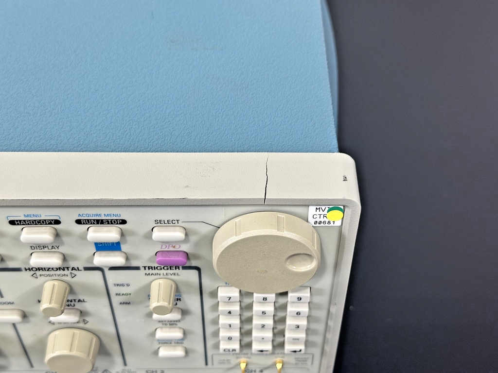 Tektronix TDS784D 1GHz 4GS/s DPO Opt 13 1F 2F Self Test Passed Has Cracks4