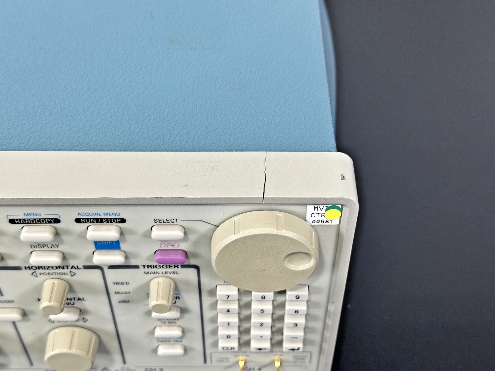 Tektronix TDS784D 1GHz 4GS/s DPO Opt 13 1F 2F Self Test Passed Has Cracks4