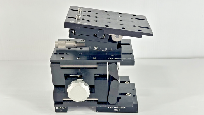 Newport M 423 Series Precision XYZ Tip Tilt Positioning Stage Assembly