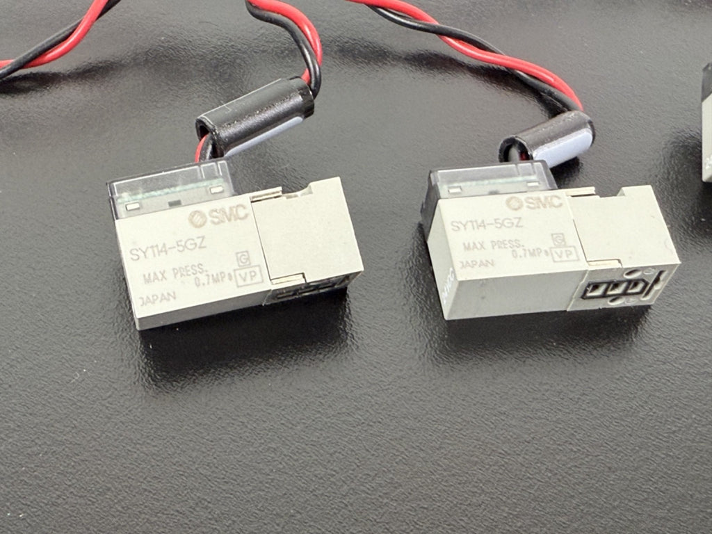 SMC SYT4 5GZ Solenoid Valve 24VDC Max 0.7MPa w/ Pigtail Cable2