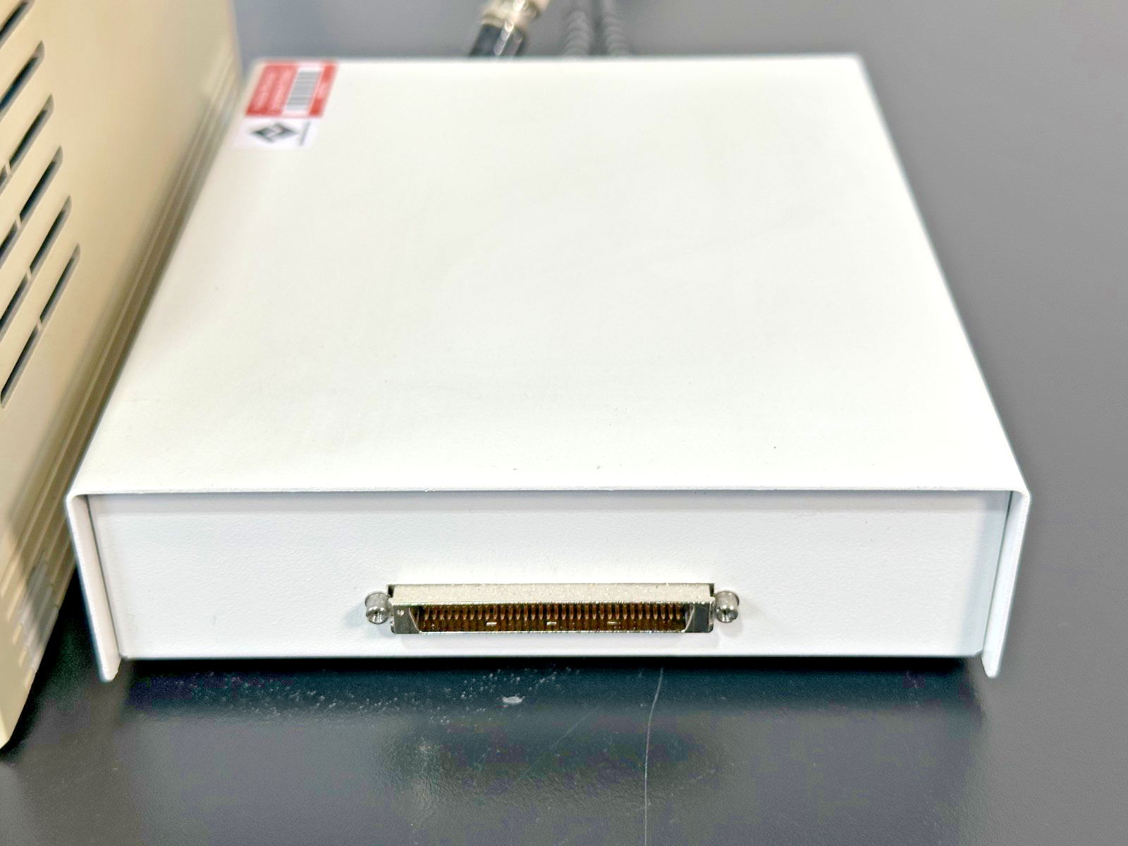 PCB 482A16 4 Channel Signal Conditioner w/ NI SCB 68 Working3