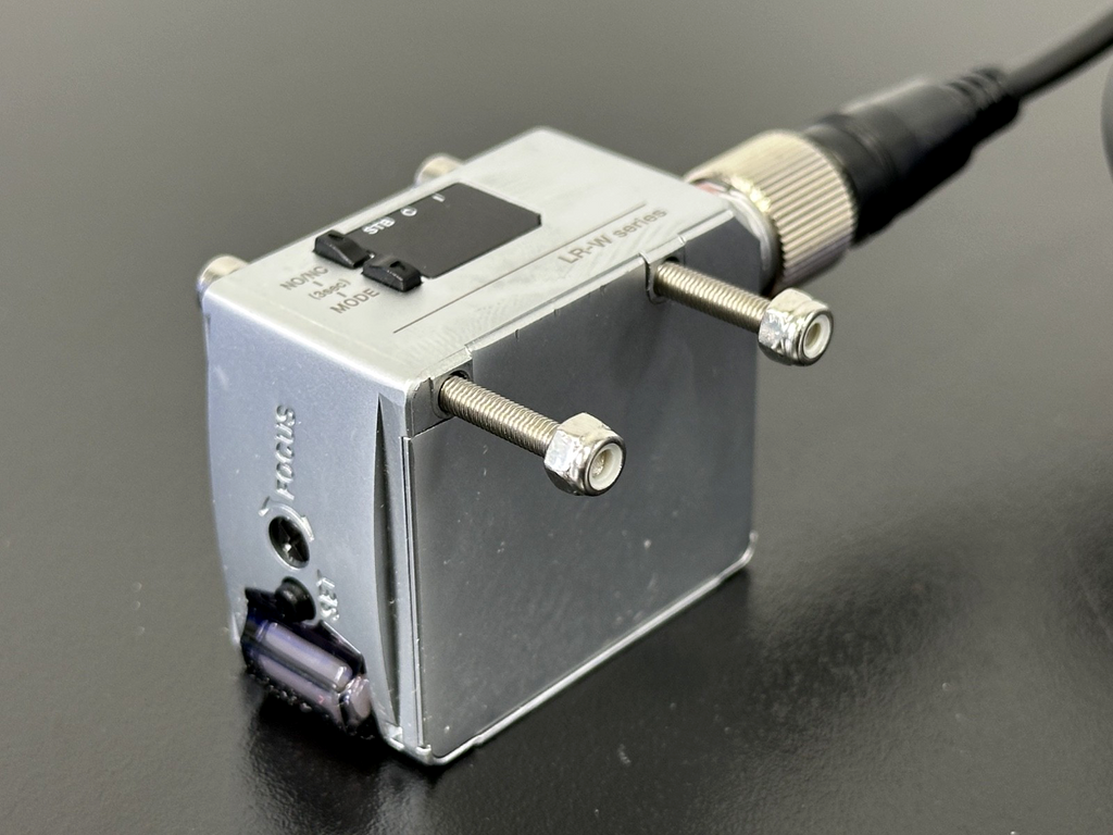 Keyence LR W500C IO Link Laser Sensor w/ Cable & Connector3
