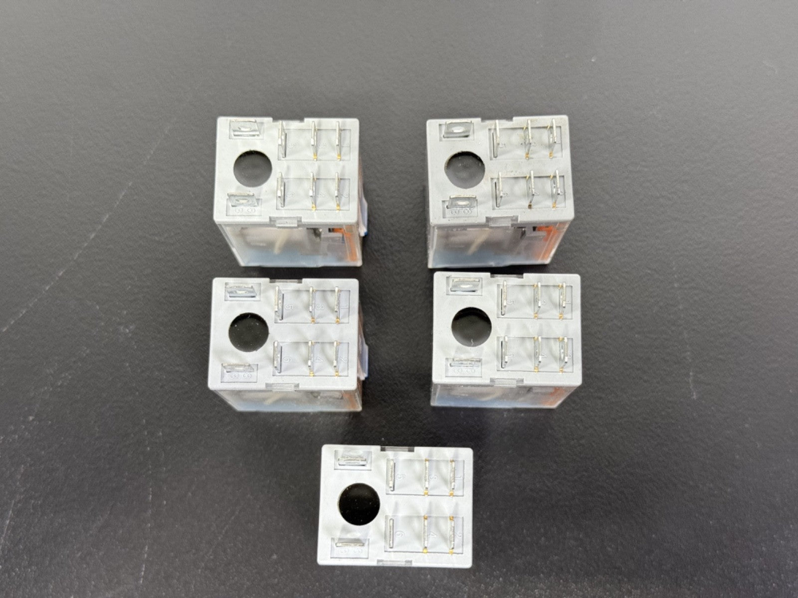 Comat Releco C7 T21 DC24V Industrial Plug In Relay 6A 250VAC Lot of 53