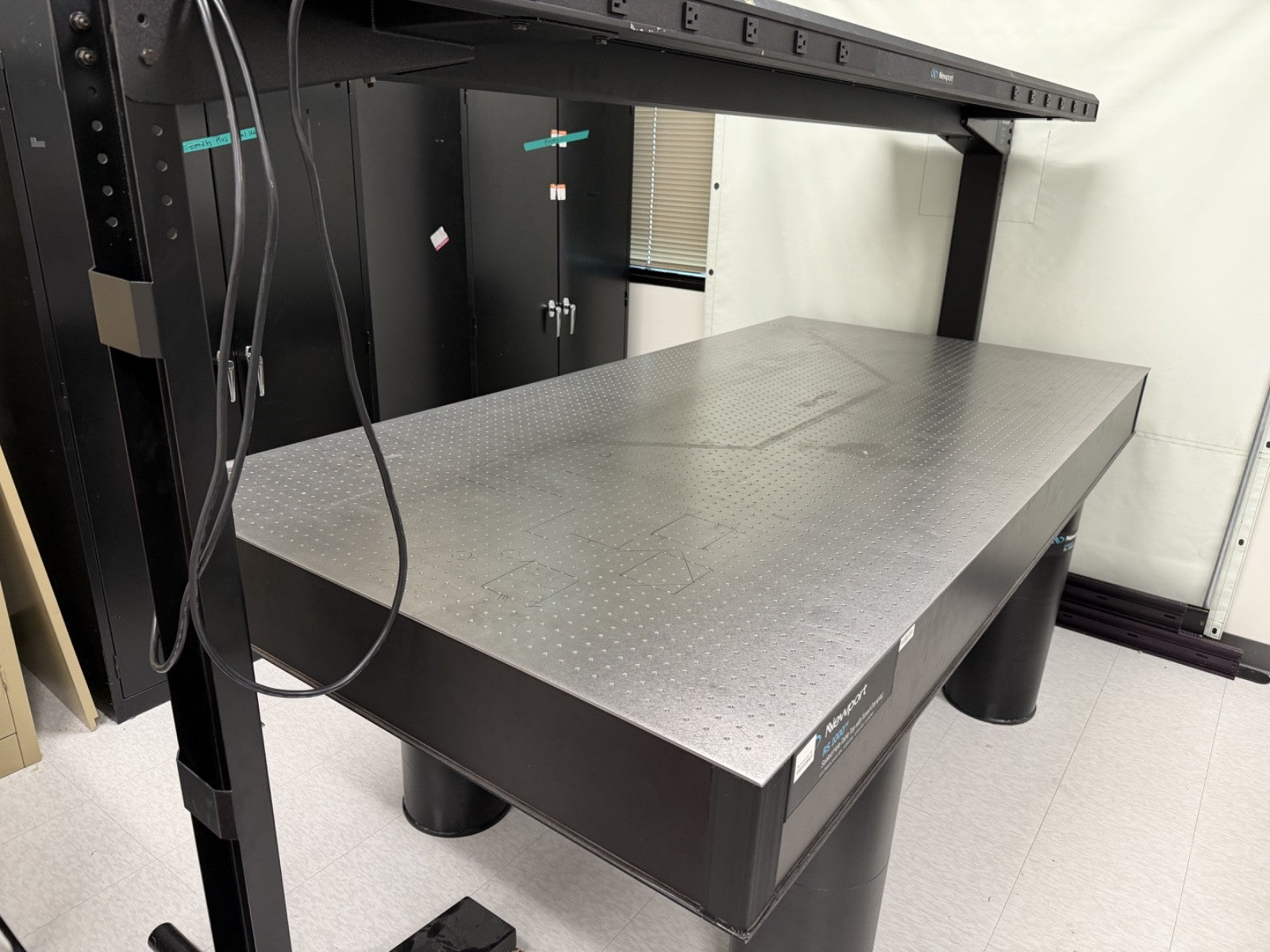 Newport RS1000 Sealed Hole Optical Table w/ Tuned Damping & RL 2000 LabLegs1