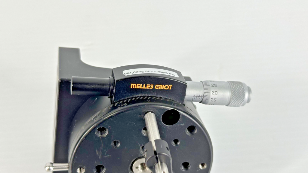 Manual 360° Micrometer Rotation Stage with Mounting Bracket1