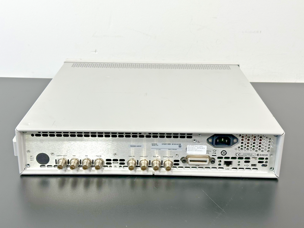 Agilent N5181A MXG Analog Signal Generator 100kHz 1GHz Opt 099 501 UNT Power On5