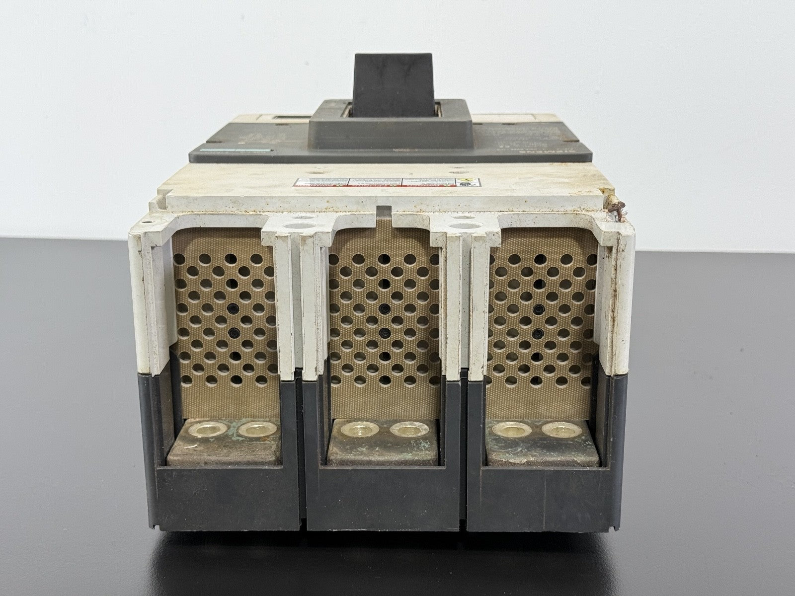 Siemens HNG 800A Circuit Breaker w/ Trip Unit 545 NG Frame MCCB1