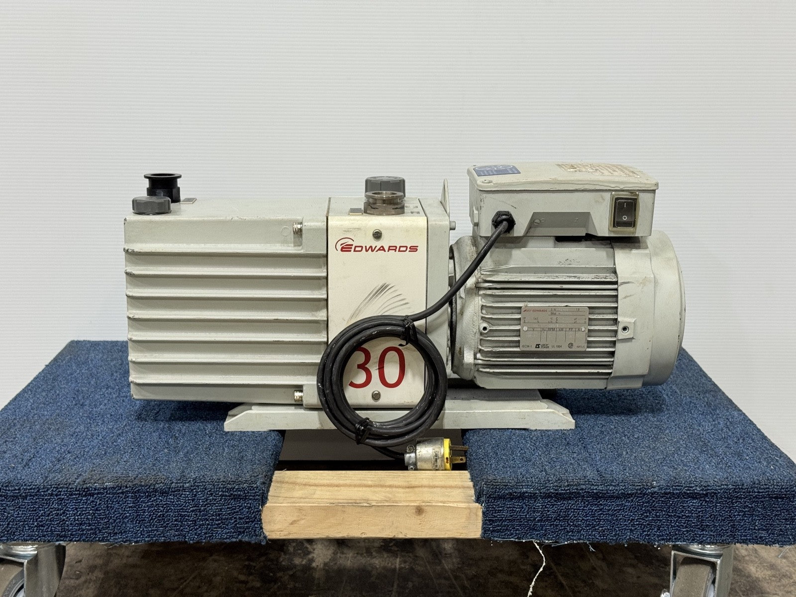 Edwards E2M30 Rotary Vane Vacuum Pump A374 15 9031
