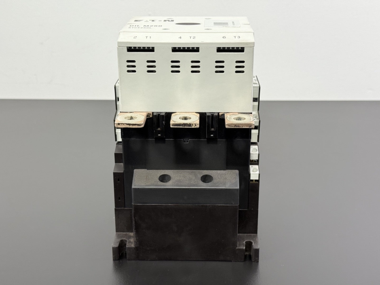Eaton XTCE250L DIL M250 IEC Power Contactor 3 Pole 250A 600V AC0