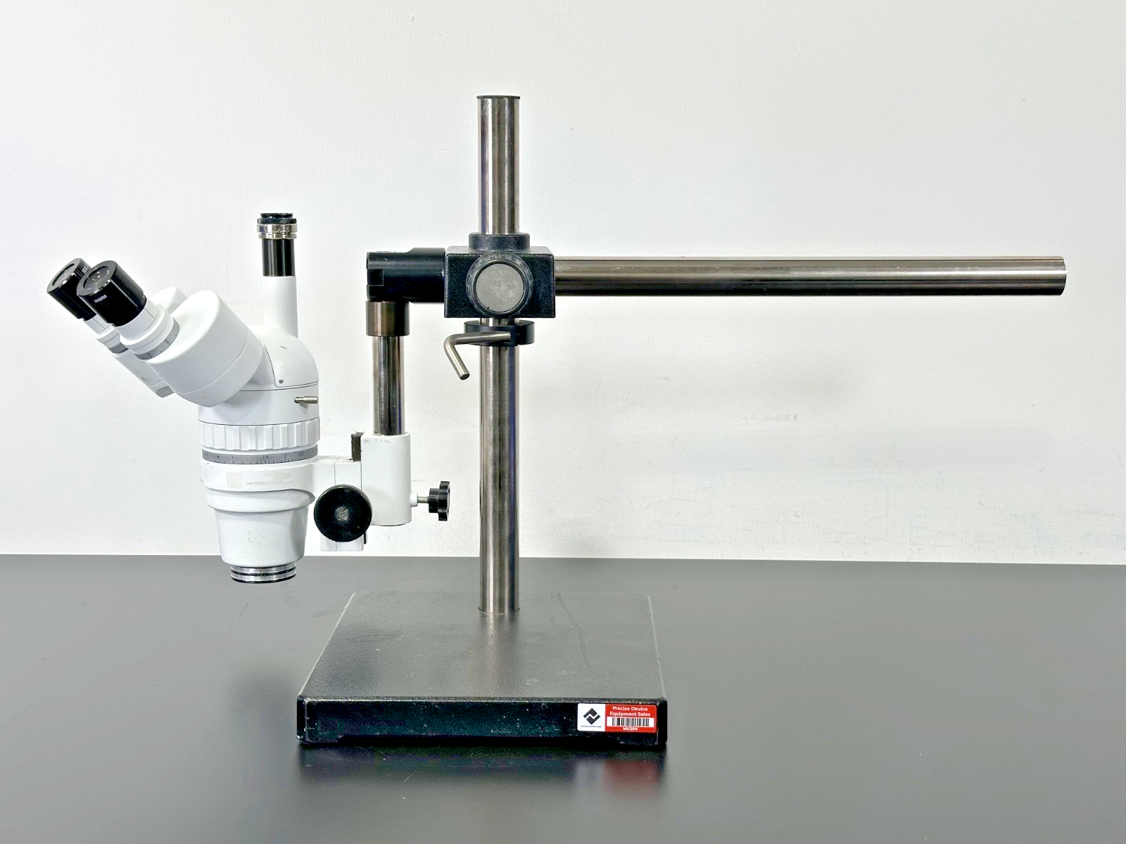 Trinocular Stereo Zoom Microscope 10X/22 Eyepieces with Boom Stand Used Untested0