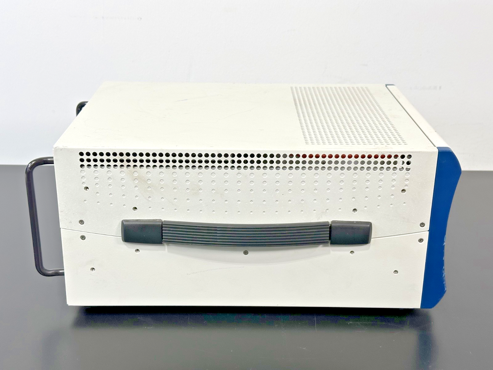 National Instruments NI PXI 1042 8 Slot 3U PXI Chassis 188129D 01 Used Powers On3